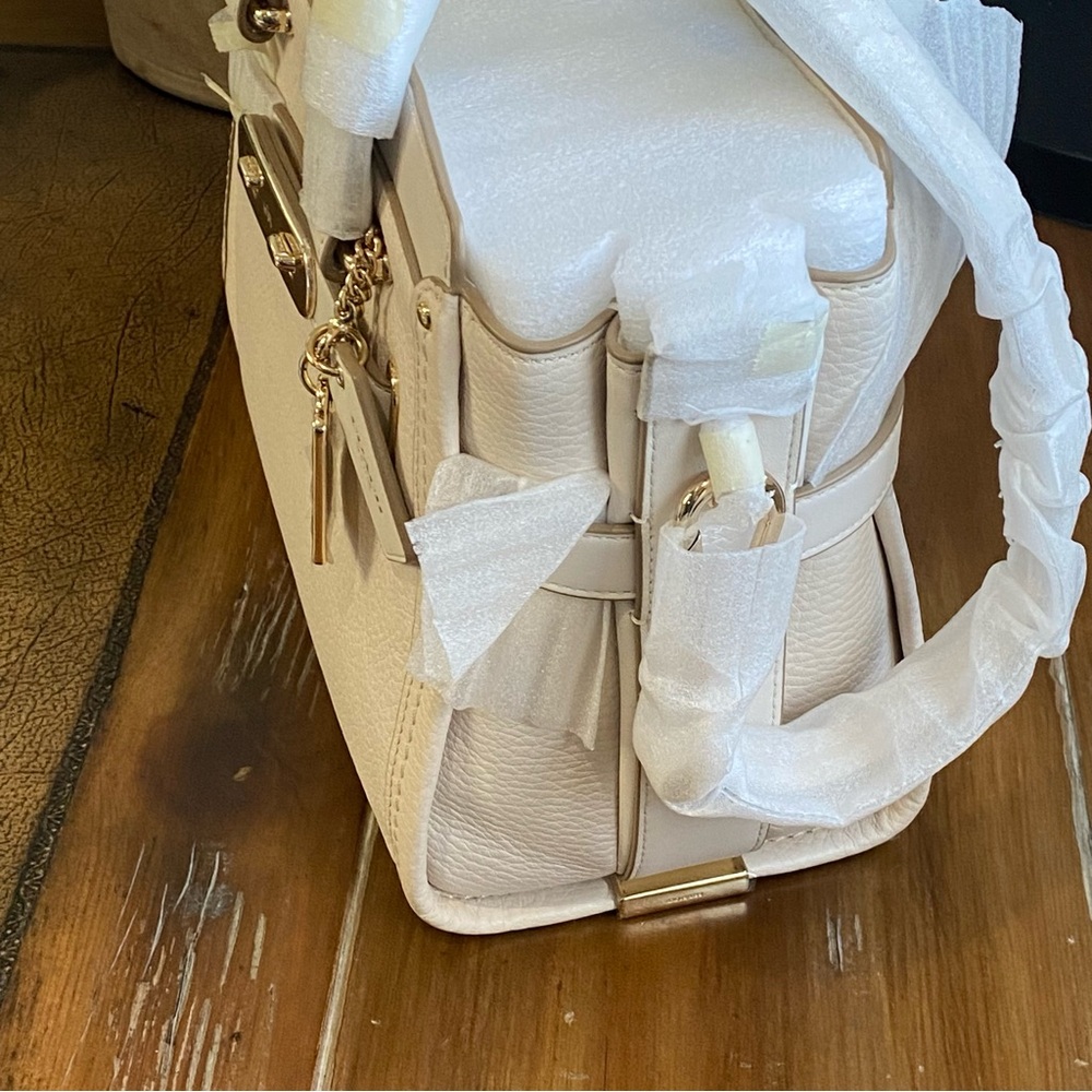 Coach Swagger 27 Pebbled Leather – Style 34616 in White Ivory Chalk - Picture 4 of 13